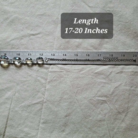 Aura Crystal Necklace - Picture 9 of 10